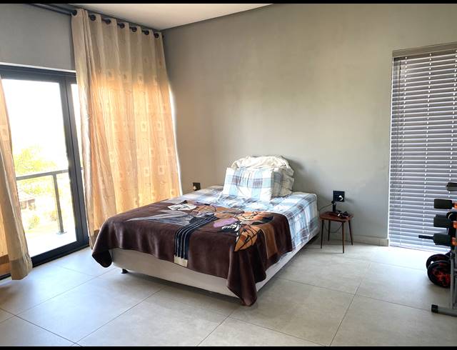 4 BEDROOM HOUSE FOR SALE IN PALM LAKES ESTATE